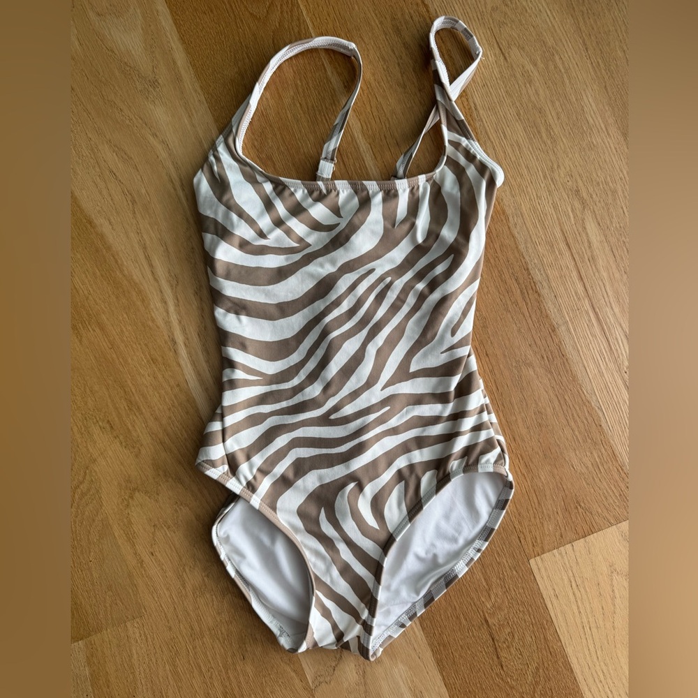 Michael Kors animal print Swimsuit size 8